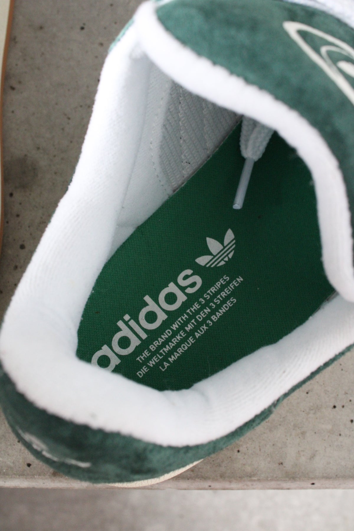 Secondhand green and white Adidas Campus 00s Sneakers