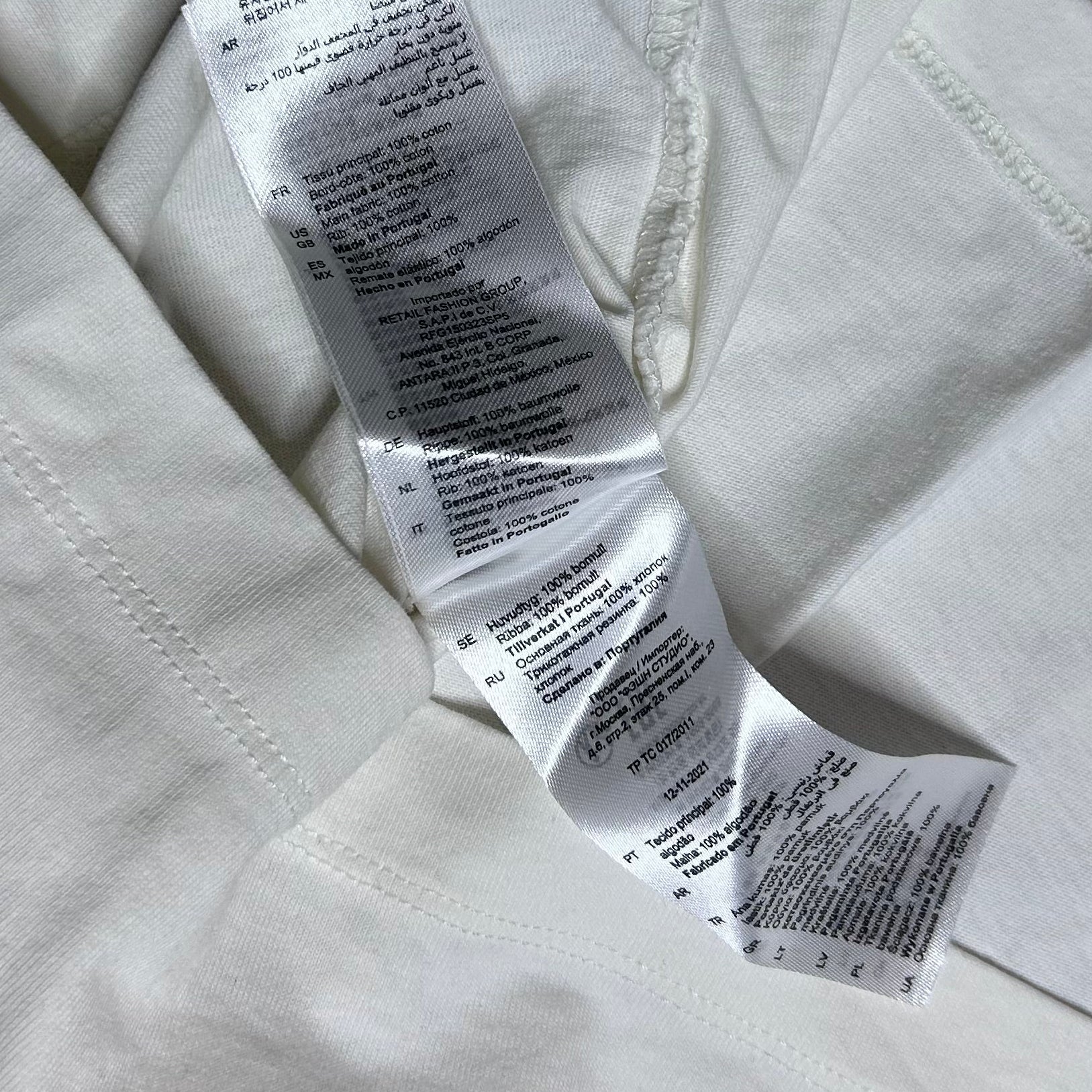 Secondhand white Sandro T-Shirt with colorful graphic print 