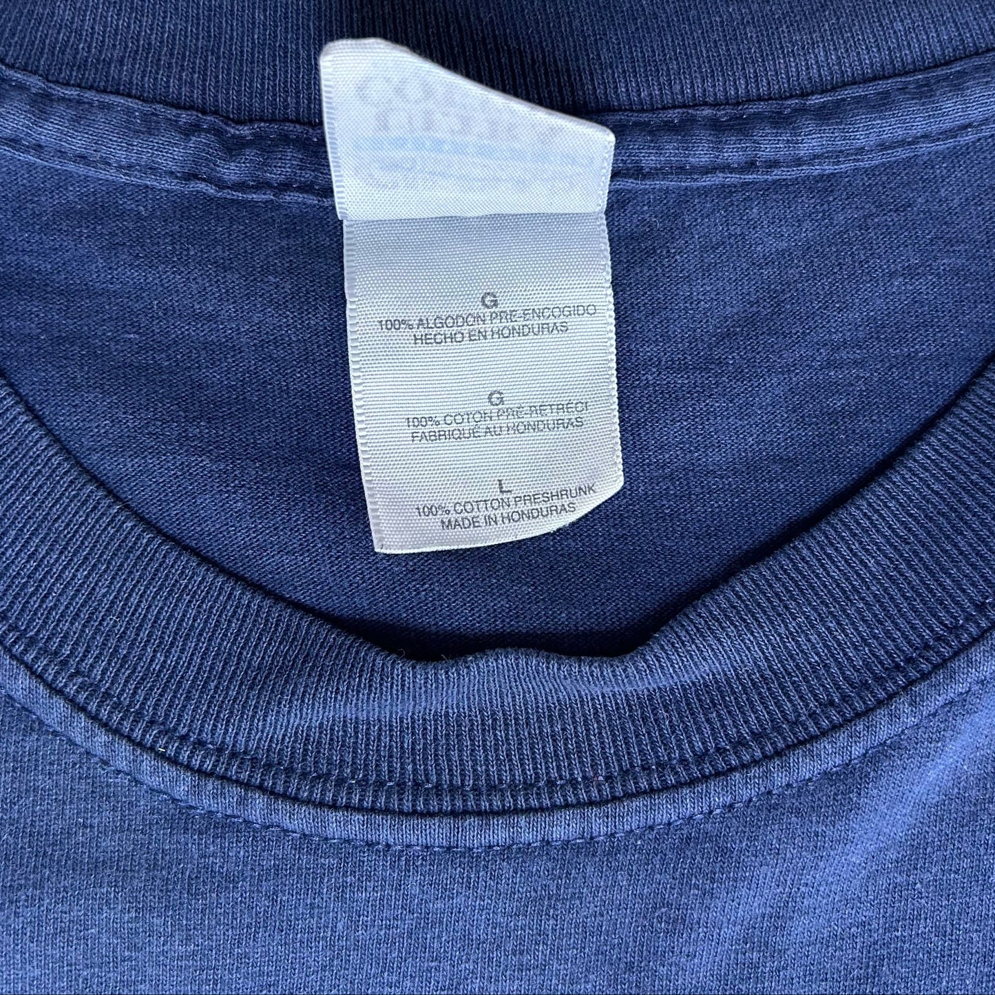 Secondhand dark blue cotton Gildan T-Shirt with Baruch print and Bearcat emblem 