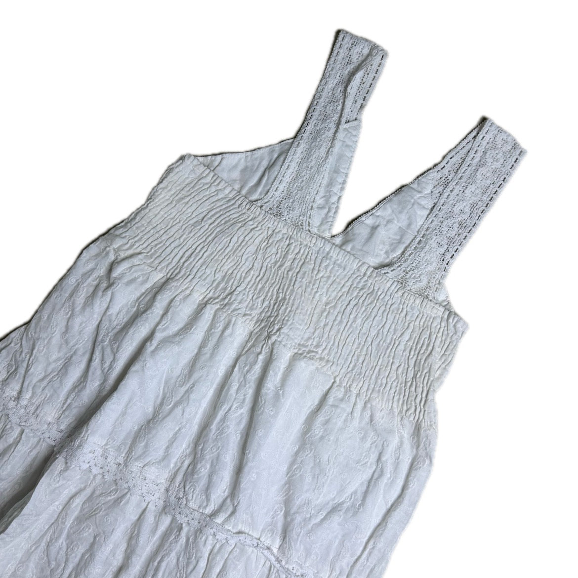Vintage white cute Dress with lace and embroidery 