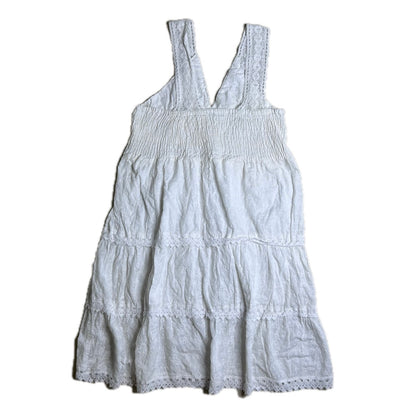 Vintage white cute Dress with lace and embroidery 
