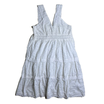 Vintage white cute Dress with lace and embroidery 