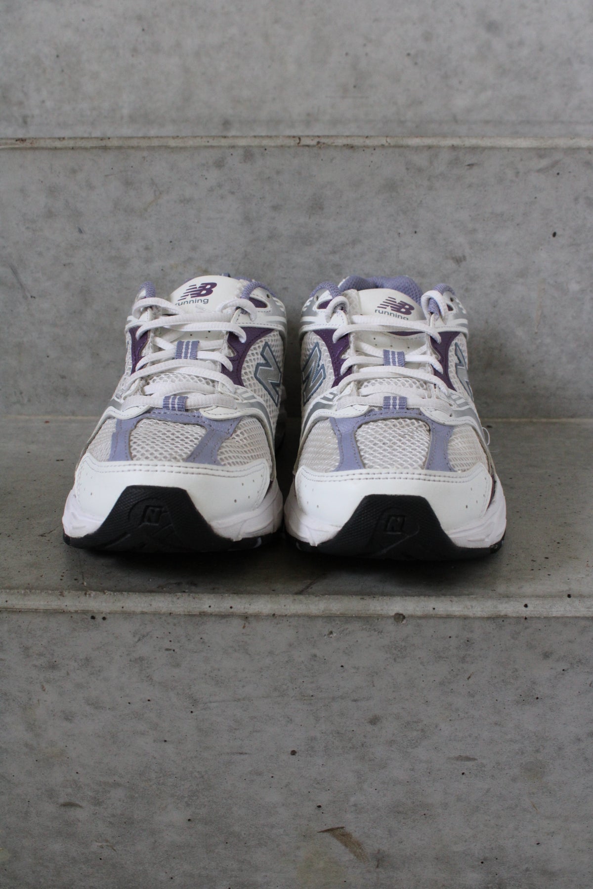 Secondhand white and purple New Balance 530 Sneakers 