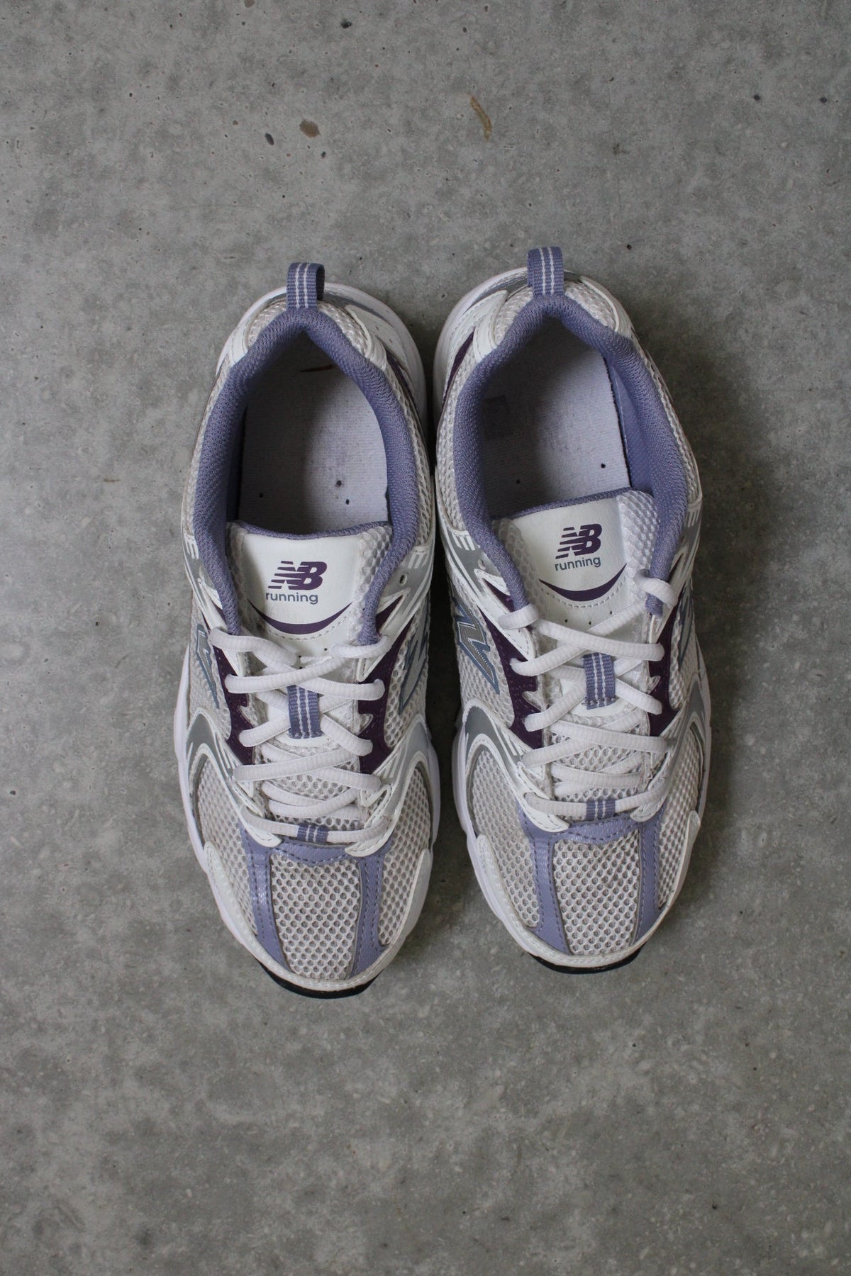 Secondhand white and purple New Balance 530 Sneakers 