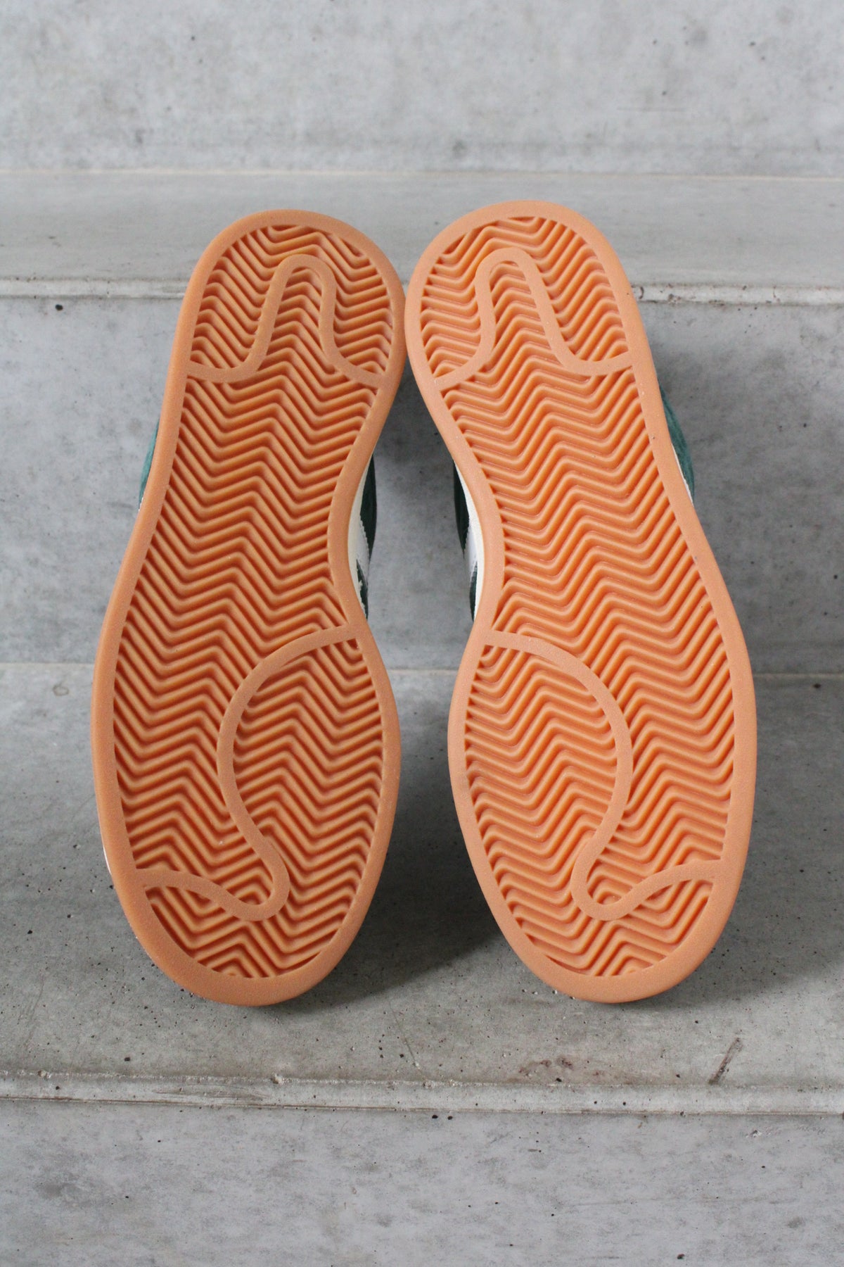 Secondhand green and white Adidas Campus 00s Sneakers