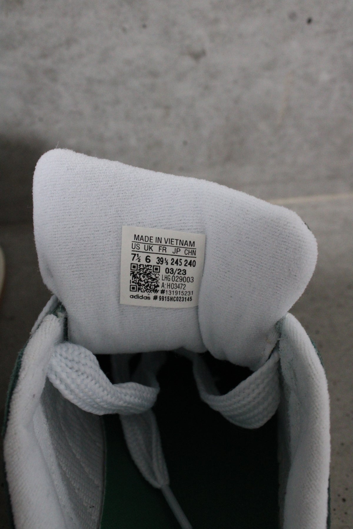 Secondhand green and white Adidas Campus 00s Sneakers