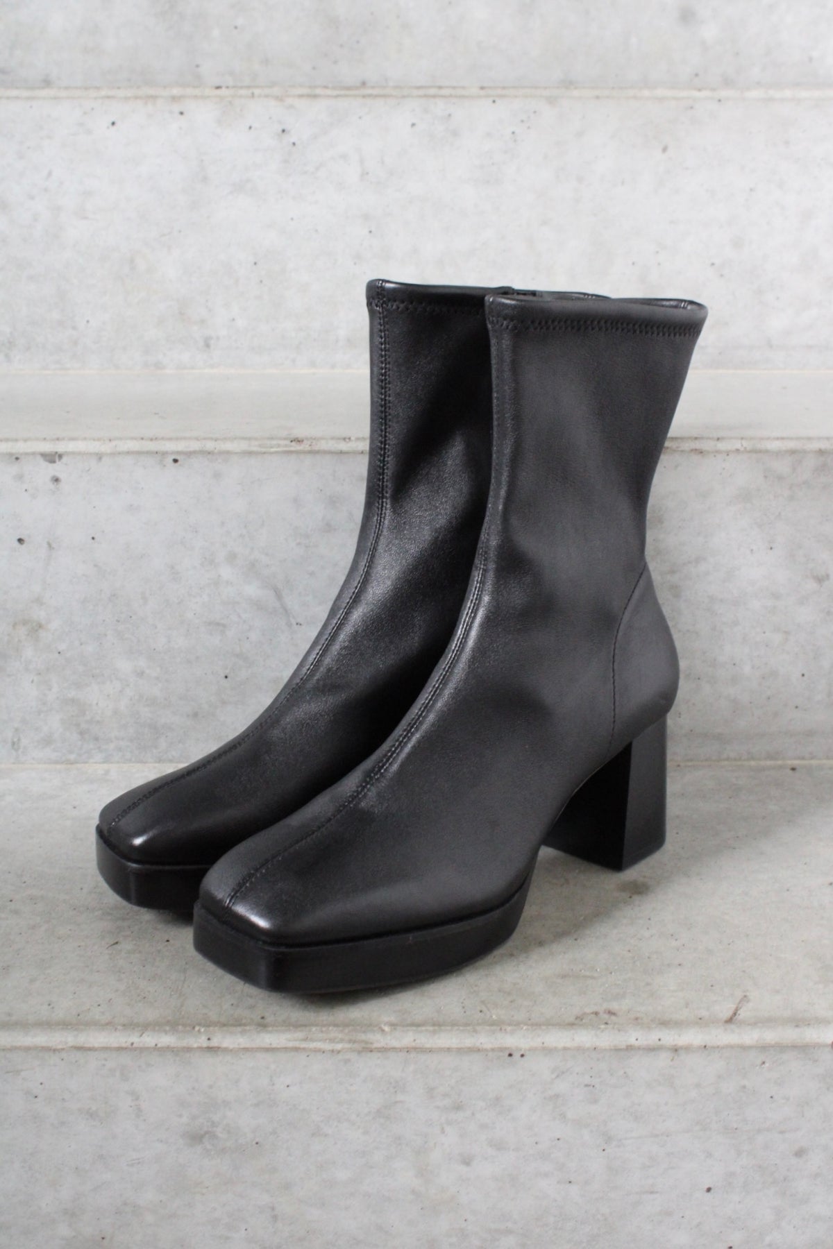 Secondhand black leather & Other Stories Boots 