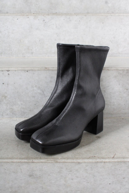 Secondhand black leather & Other Stories Boots 