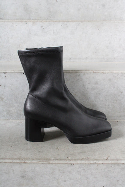 Secondhand black leather & Other Stories Boots 