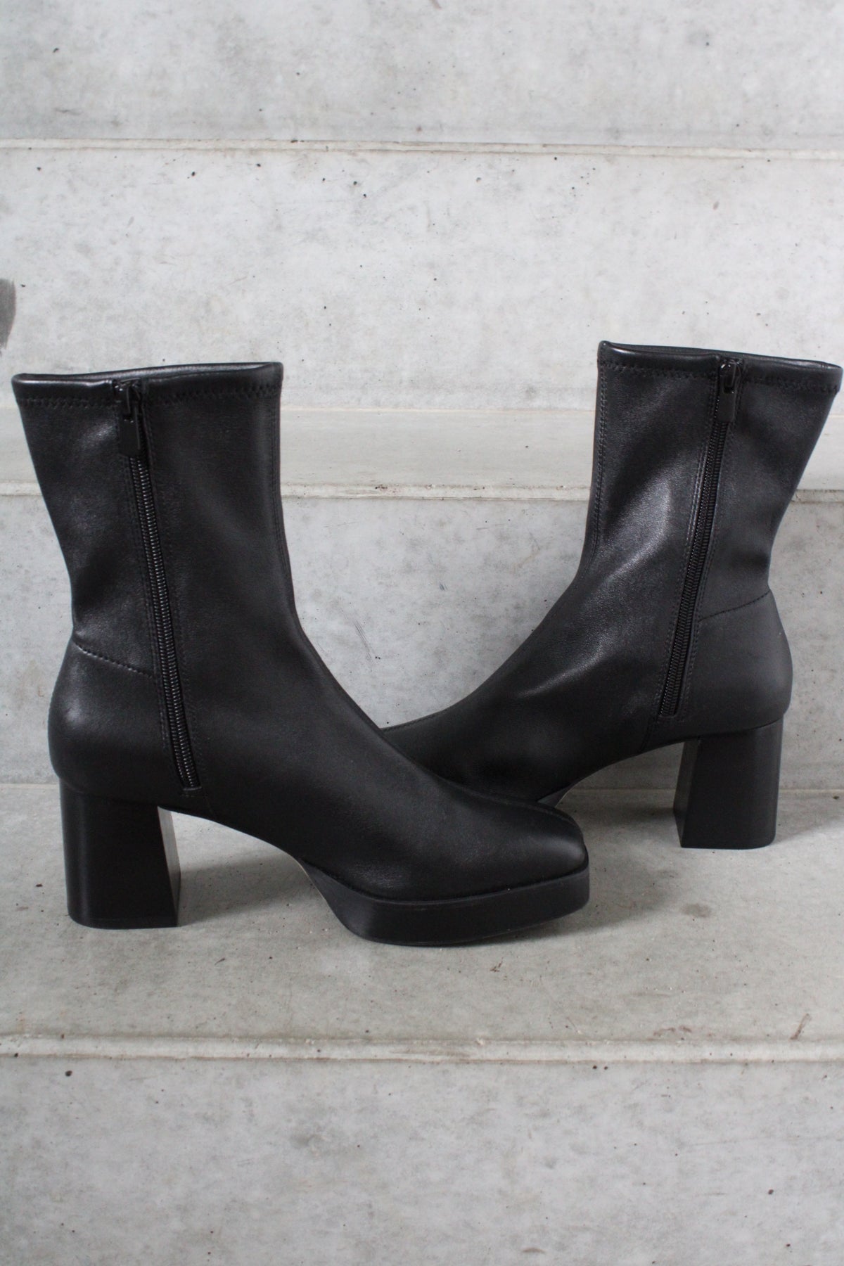 Secondhand black leather & Other Stories Boots 