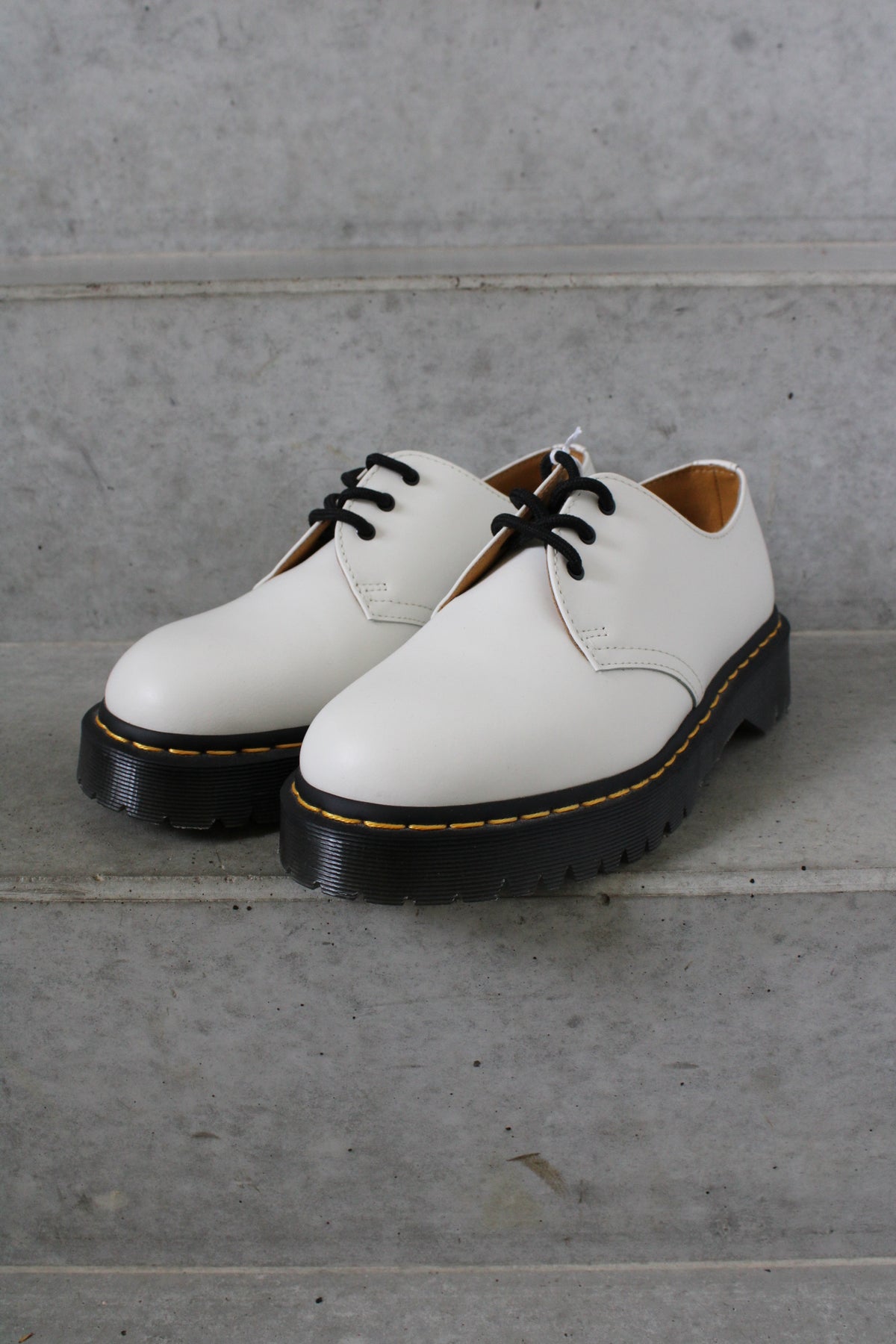 Secondhand white leather Dr. Martens 1461 Bex Shoes 