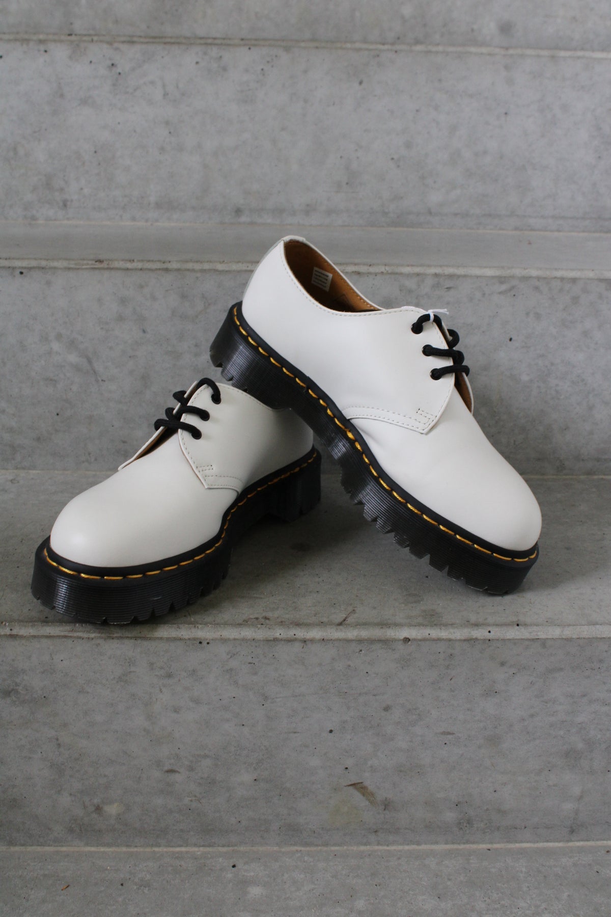 Secondhand white leather Dr. Martens 1461 Bex Shoes 