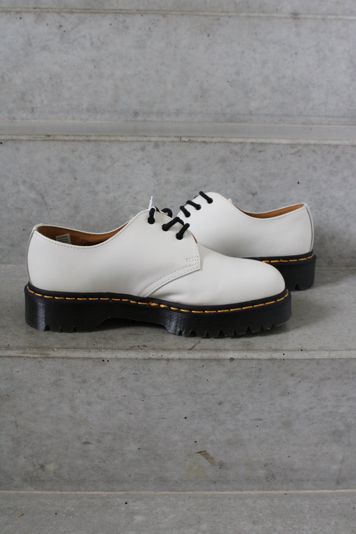 Secondhand white leather Dr. Martens 1461 Bex Shoes 