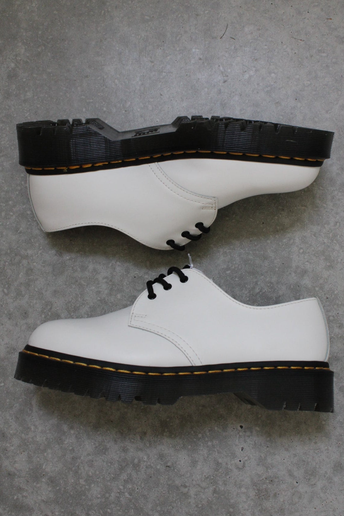 Secondhand white leather Dr. Martens 1461 Bex Shoes 